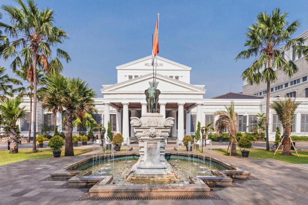 Hotel Super Oyo 91074 Stariez Senen Syariah 2*