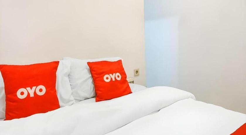 Super Oyo 91074 Stariez Senen Syariah Jakarta