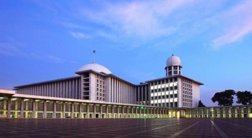 Super Oyo 91074 Stariez Senen Syariah Jakarta