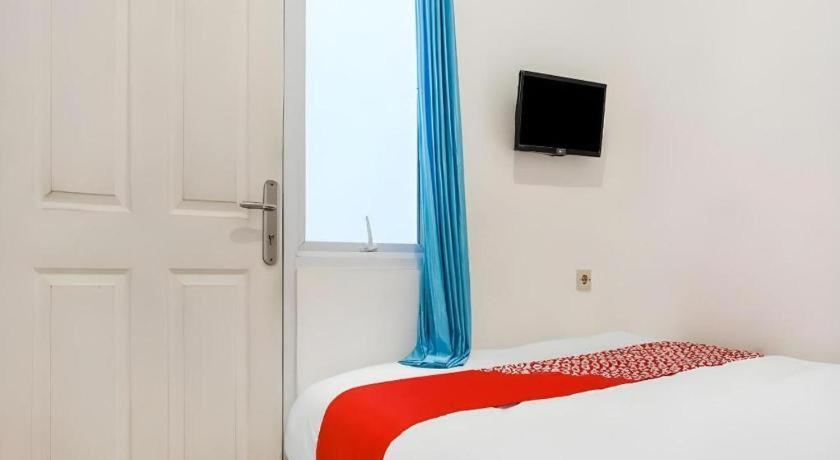 Super Oyo 91074 Stariez Senen Syariah Hotel