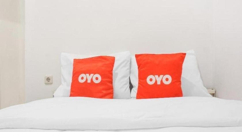 Super Oyo 91074 Stariez Senen Syariah Hotel
