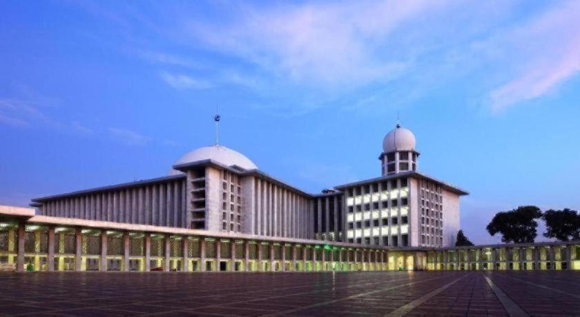 Hotel Super Oyo 91074 Stariez Senen Syariah Jakarta