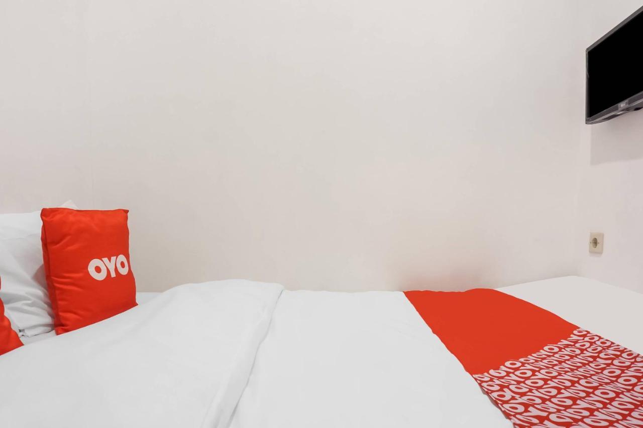 Hotel Super Oyo 91074 Stariez Senen Syariah Jakarta