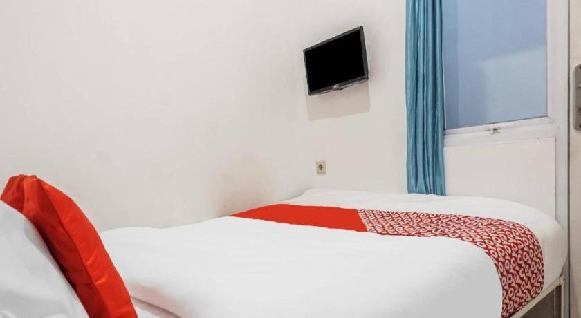Hotel Super Oyo 91074 Stariez Senen Syariah Jakarta