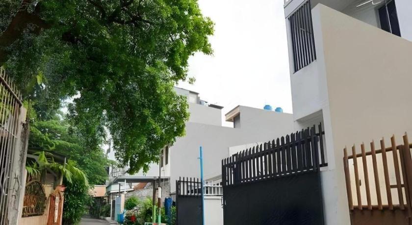 Hotel Super Oyo 91074 Stariez Senen Syariah Jakarta
