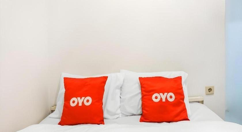 Super Oyo 91074 Stariez Senen Syariah 2*